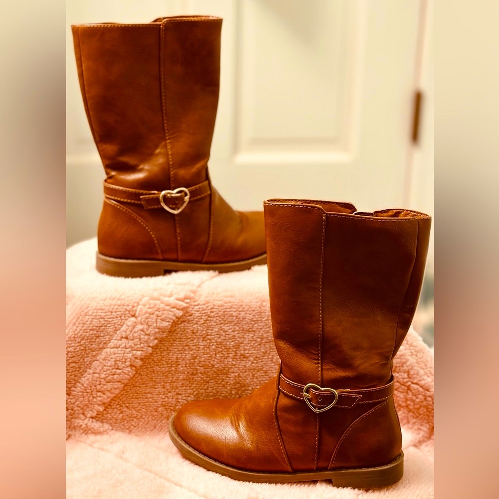 Gently used casual boots
